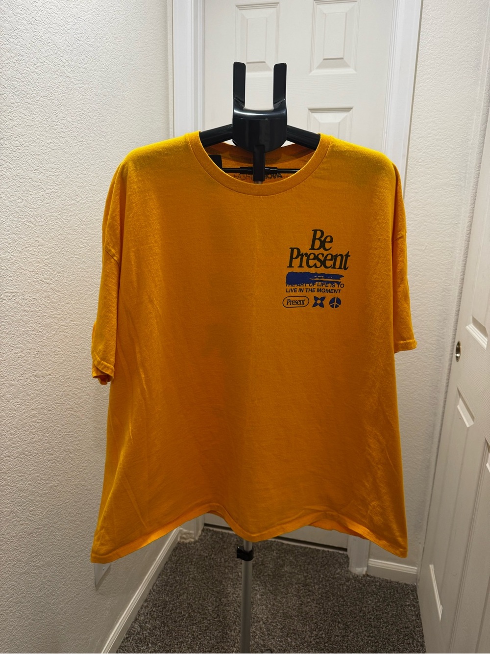 💛 Fashion Nova | 'Be Present' Short-Sleeve Tee - Mustard Yellow